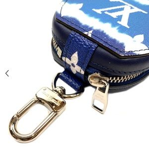 Limited edition LV Escale coin purse.